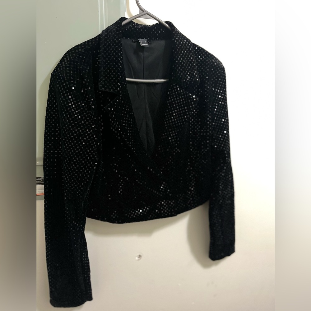 sequence short coat - Picture 2 of 2